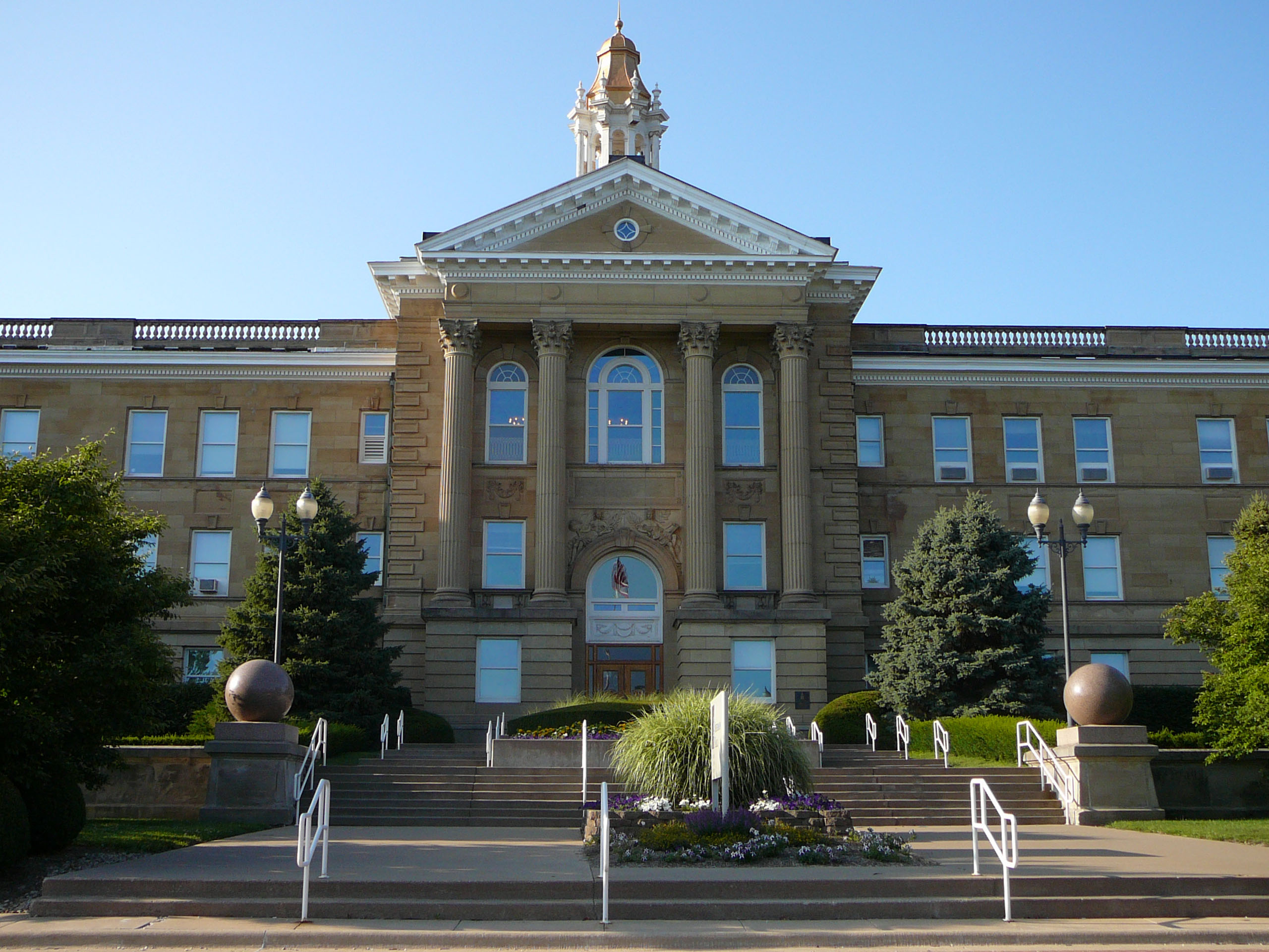 Western Illinois University campus photo
