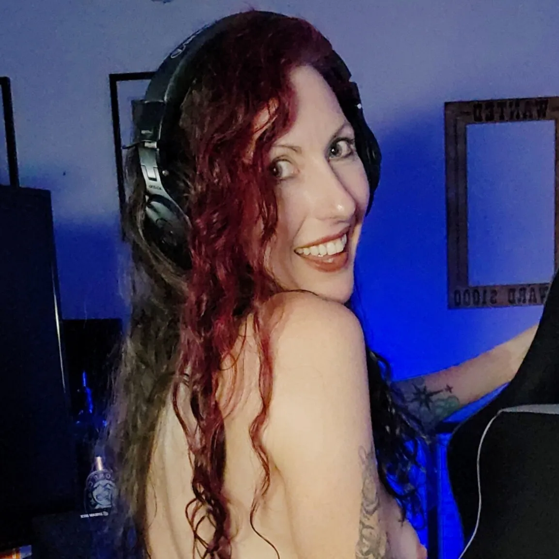 8-Bit 💜 Your Gamer Girl