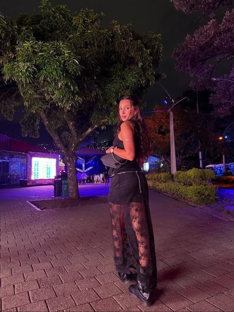 𝓢𝓵𝓲𝓶 𝓰𝓲𝓻𝓵 🍒 Annie.