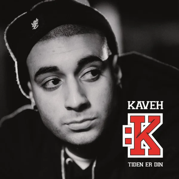 Kaveh Ali Mohammad performing