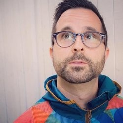 Anthony Bonazzo performing stand-up comedy as ComedianTrainer