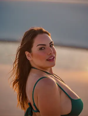 Brazilian Hotwife Gisele posing for a confident and stylish creator profile photo