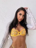 Jamie Lynn posing confidently in a modern influencer aesthetic