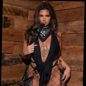 Portrait of Alicia, known as livinlavidalicia, digital creator and OnlyFans influencer