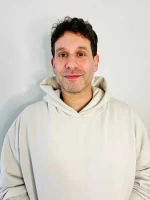 Portrait of Mike Glazer, digital creator and comedian known for his OnlyFans and social media presence