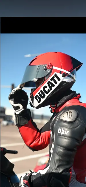 Ducatibiker - milangeis - Celebrity