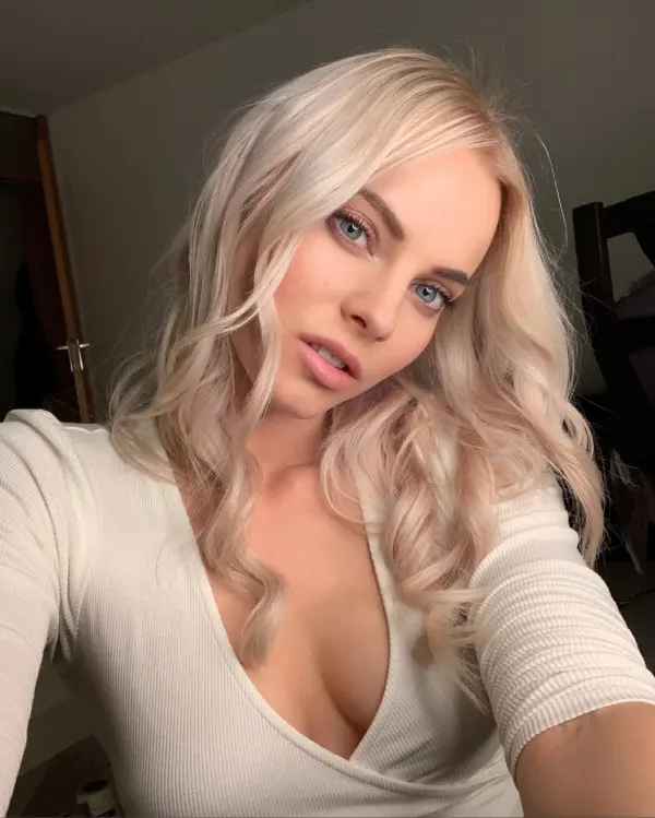 Peyton Kinsly, German fitness model and OnlyFans creator