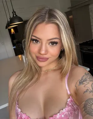 Pom Free, UK-based OnlyFans creator and social media personality
