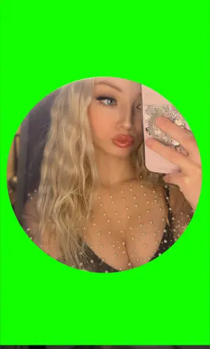 Portrait of Babyshea, known as Sheasfree, OnlyFans creator and digital influencer