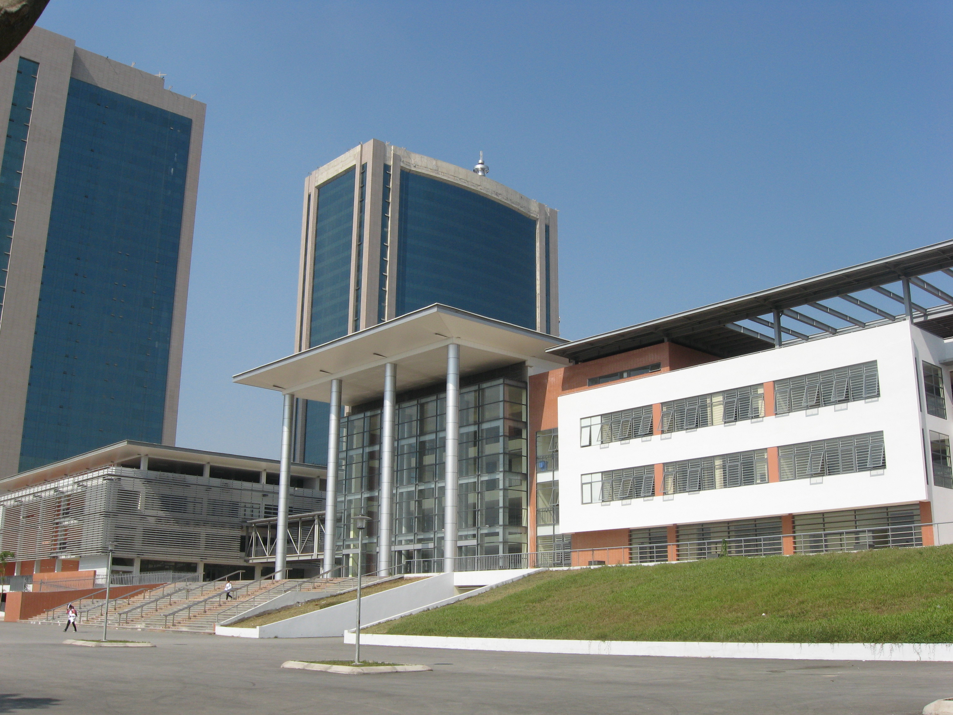 Hanoiamsterdam High School campus photo