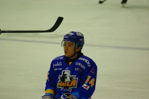 Kim Yoon-hwan playing ice hockey for South Korea