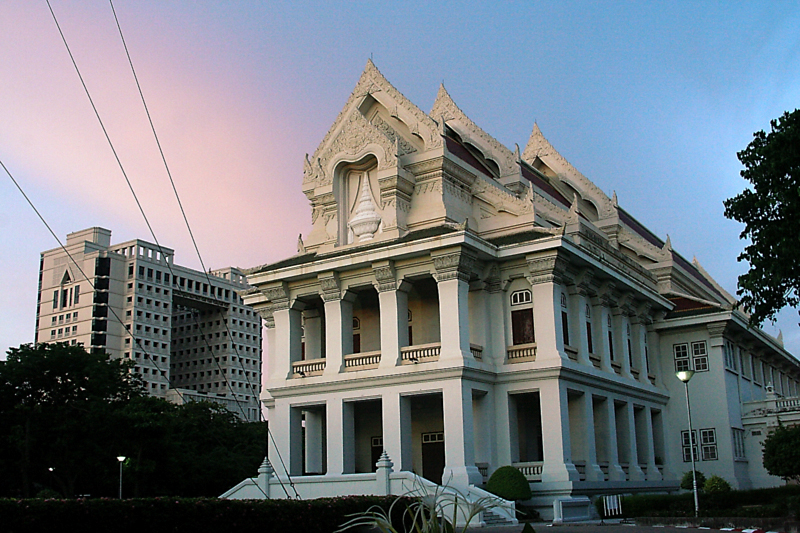Chulalongkorn University campus photo
