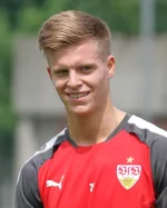 Dženis Burnić playing for 1. FC Heidenheim in the Bundesliga