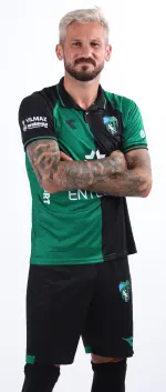 Oğuz Ceylan futbolcu portresi