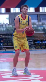 Ben Lammers playing basketball for ALBA Berlin