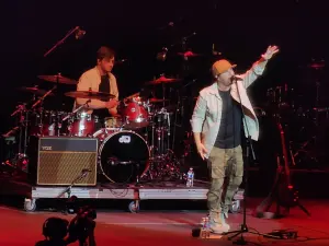 Steven Lee Olsen performing live on stage